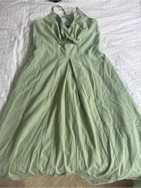 Amazon Sage Green Maxi Dress with Cutout - Picture 3 of 4